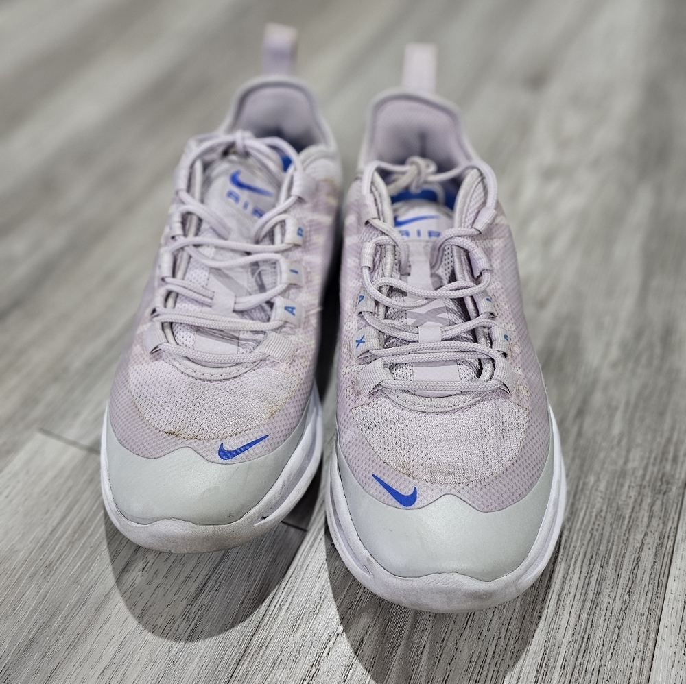 Nike Air Max Axis sneakers in a light purple or lilac color